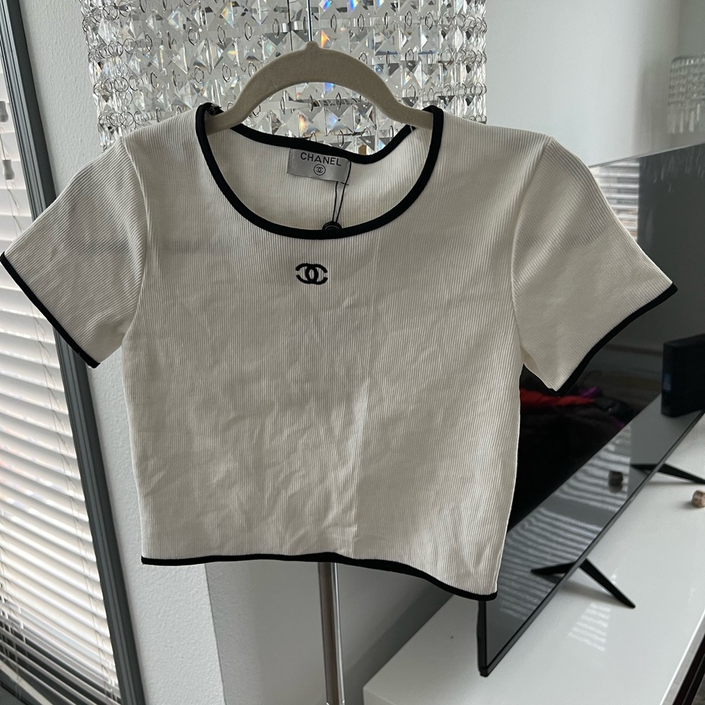 Chanel top